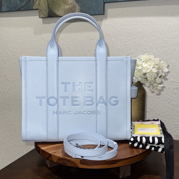 Marc Jacobs The Leather Medium Tote bag In Light Blue NWOT - Picture 2 of 16